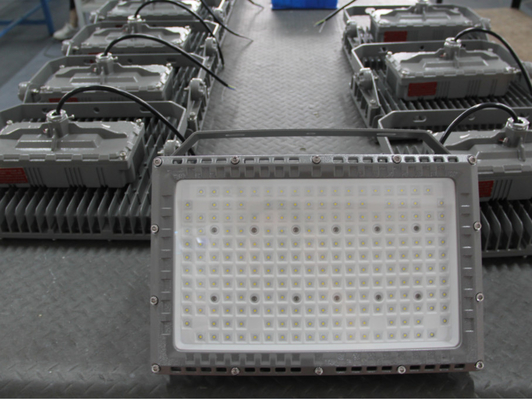 Yüksek Lumen 50w 100w 150w 200w Açık Hava Patlama Kanıtlı Su geçirmez LED Sel Işığı beş yıllık garanti ile