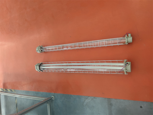 Patlama Dayanıklı Doğrusal endüstriyel lamba aydınlatması Rafinasyon için sertleştirilmiş cam ile armatür GAS çevre 40W