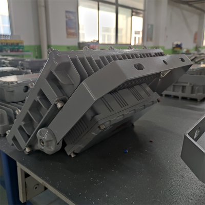 Özelleştirilebilir Patlamaya Dayanıklı LED Projektör AC90–380V CREE Çipi Endüstriyel Ticari Kullanım İçin