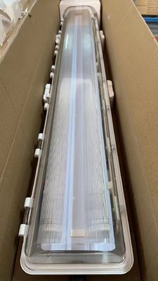 Paslanmaz çelik patlama geçirmez floresan ışığı tehlikeli alanlar için 590mm'den 6ft'a kadar alev geçirmez acil lamba