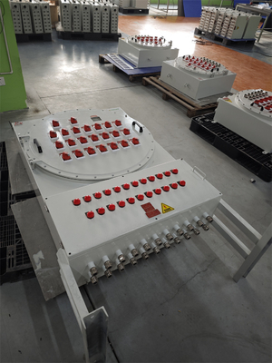 Özelleştirilebilir Rated Voltage Patlama Dayanıklı Dağıtım Kutusu Alev Dayanıklı Kontrol Kabinesi ATEX Tehlikeli Bölge Bölgesi1&2 21&22 için Rated