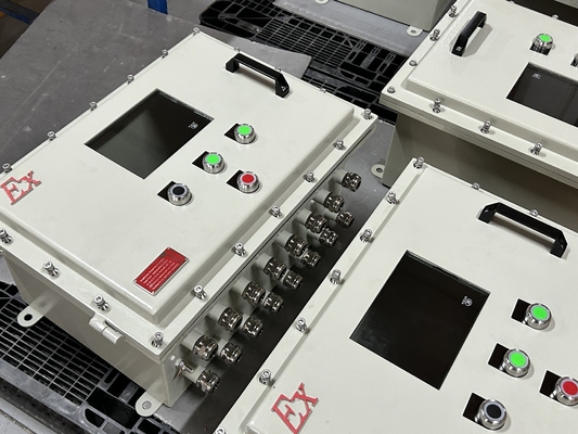 Patlamaya Dayanıklı Güç Dağıtım Panosu – 220V/380V, Pompa Çalıştırma Panosu, IP65, ATEX/IECEx Sertifikalı