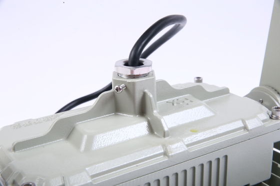 Yüksek Lumen 50w 100w 150w 200w Açık Hava Patlama Kanıtlı Su geçirmez LED Sel Işığı beş yıllık garanti ile