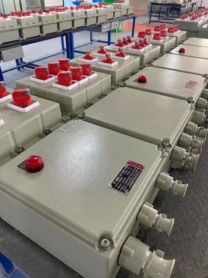 10A Patlama Güvenli Değiştiricisi 2 Kutbu Kablo Spesifikasyonu 9mm 13mm Patlayıcı Atmosferler ve Endüstriyel Ayarlar için Uygun