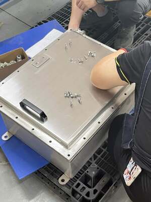 SS304 ve 316 malzemesi G3/4 Kablo girişi ile özel Ex proof Junction Box