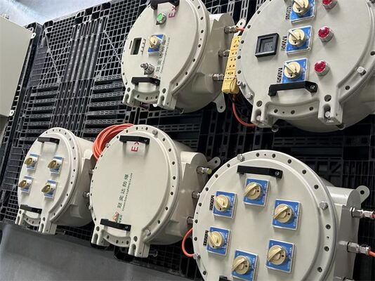 220V/380V Elektrik Alev Geçirmez Kontrol Panoları Patlamaya Dayanıklı Kesici Panel Kabini Petrol rafinerisi Bölge 1/Bölge 21 Kullanımı İçin