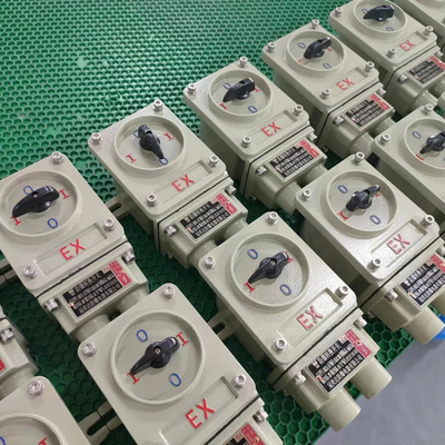 IP65 koruma düzeyi ile yüzey montu 220V/380V patlama geçirmez anahtarı
