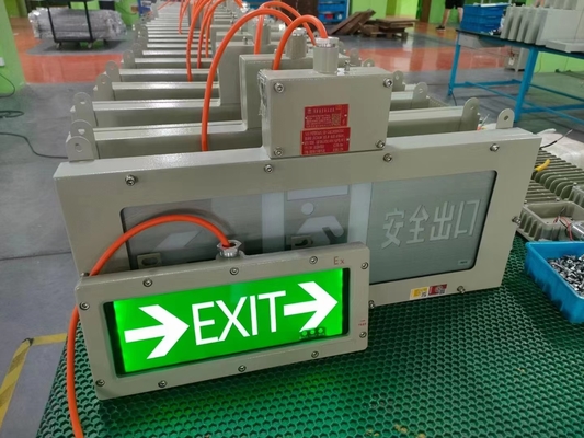 50 000 Saat Patlama Dayanıklı Acil Çıkış LED Işıklandırması 120 Lumen Watt başına Ve IP66 Koruması