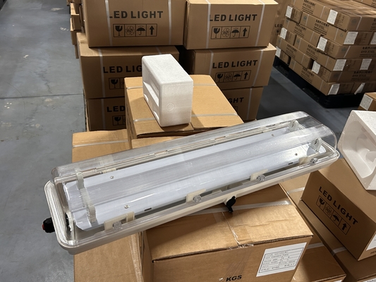120 derecelik ışın açısı patlama geçirmez LED boru armatürü Gelişmiş anodizasyon ve &gt; 80 CRI