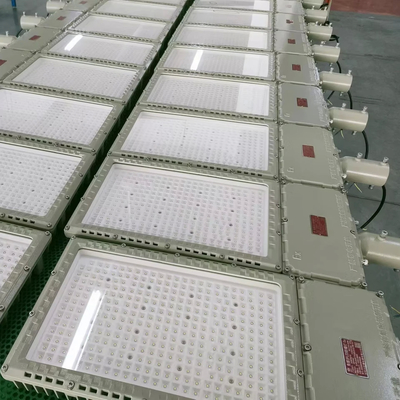 120\u00b0 Alüminyum Alaşım IP66 LED Tüp Işığı Tehlikeli Alanlar için 50000 Saatlik Yaşam Süresi