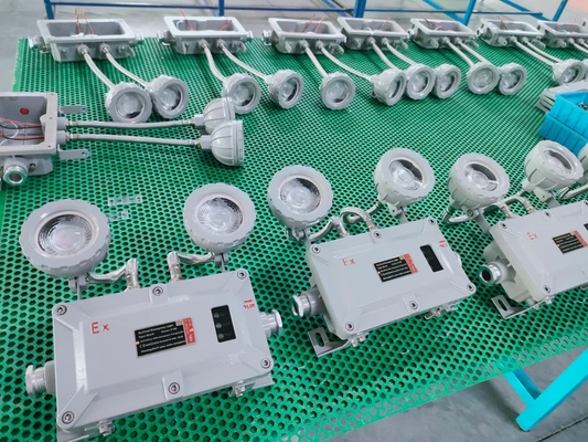 Duvar üzerine monte edilmiş 6W Twin Head LED Patlama Kanıtlı Acil Durum Işığı Tehlikeli Alanlar için ATEX sertifikalı