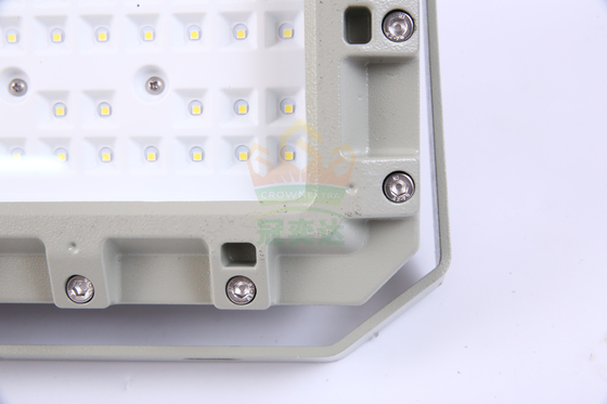 ATEX IECE Petrol ve Gaz Şirketi Madencilik Patlama Kanıtlı LED Sel Işığı 150W 140lm/w