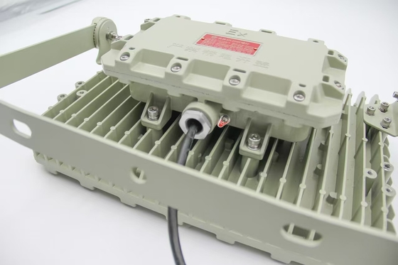 100W 140lm/W 6000-6500K Yüksek Körfez Tehlikeli alanlar Yüksek Güçlü Patlama Karşıtı LED Patlama Karşıtı