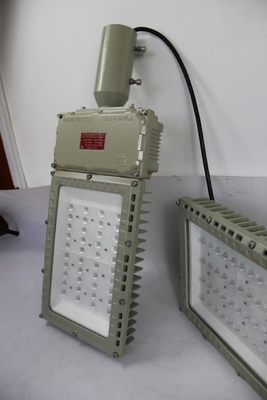 100W 130lm/W Patlama Dayanıklı Sel Fenerleri Açık hava su geçirmez yüksek sertlik büyük ölçekli operasyon işyerleri aydınlatması