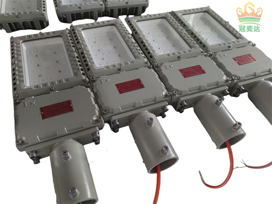 130lm/w verimlilik ATEX Alev geçirmez LED floodlight 5000K-5700K