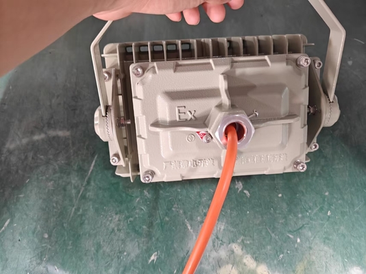 ATEX IECEx RoHS ISO9001 Tehlikeli Atık Tesisleri için 50W Patlama Kanıtlı LED Fırtına Işığı