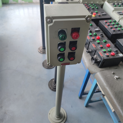 ATEX CNEX IP66 WF2 Koruması AC110/220/380/460V ile Petrokimyasal Kontrol Kutusu Paneli