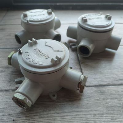 ATEX Patlamaya Dayanıklı Sta/Alüminyum Su Geçirmez Çoklu Arayüzlü Klemens Kutusu (Artırılmış Güvenlik) IP66