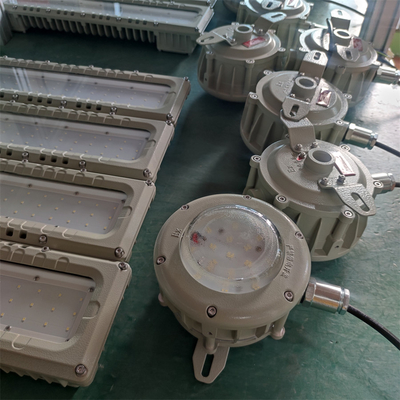 Endüstriyel alüminyumlu LED Deniz Işıklandırma Aygıtı 90-295V 100Watt ile ATEX IEC IP66 WF2 derecelendirilmiş sıfır ışığı