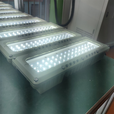 Alev geçirmez LED Işıklama Ex d 50-90W IP66 WF2 Tavan/Açık/Flanş Montajı