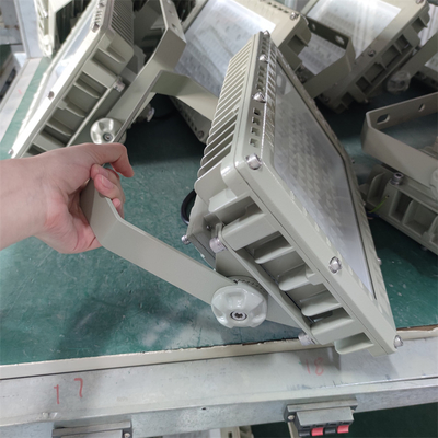 200W ATEX Sertifikalı Patlamaya Dayanıklı LED Projektör Alev Geçirmez Aydınlatma Çözümü Petrokimya İçin 160lm/W Lümen Çıkışı