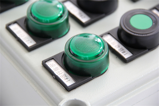 ATEX Patlama Güvenli Kontrol İstasyonu Kapalı Tehlikeli Bölge için Endüstriyel Kontrol Paneli1 Alev Koruyucu Işık 10A AC220v