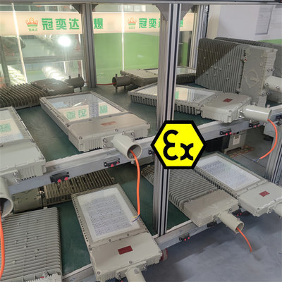 IP66 Patlama Dayanıklı Dış LED Floodlight ATEX IECEx CNEX Sertifikalı Offshore Platformlar için İdeal Rafineri Tehlikeli Tesisler