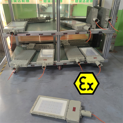 Petrokimya Madencilik Gaz İstasyonları için LED Fırtına Işığı Bölge 1 Bölge 2 Işıklandırma Ex Db Eb IIC T6 Gb Ex Tb IIIC T80°C Db IP66