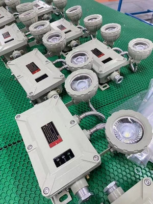 90/120/180 Mins Uzun Sürekli Acil Durumlu Aydınlatma CCT 4500-6500K LED Alev geçirmez aydınlatma