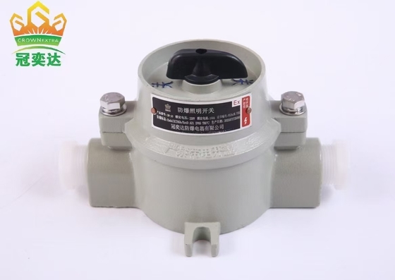Yüzey Montajlı Patlama Güvenli Değiştiricisi 220V/380V Voltaj ve Tehlikeli Çevrelerde IP66 Koruması için