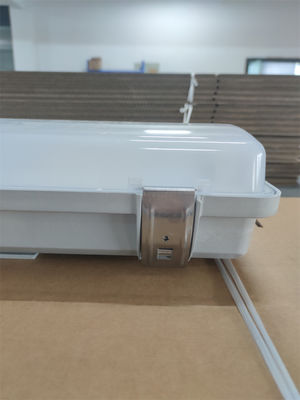 Paslanmaz çelik patlama geçirmez floresan ışığı tehlikeli alanlar için 590mm'den 6ft'a kadar alev geçirmez acil lamba