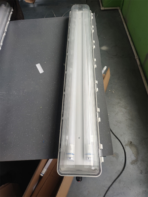 2*54W Patlama Karşıtı Floresan Işığı ATEX IECEx Sertifikalı Su geçirmez WF2 100lm/w Işık Verimliliği Tavan Montajı Bölge 21 22 1 2