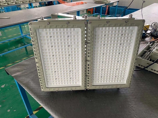 Özelleştirilebilir Voltaj Patlama Kanıtlı LED Floodlight OEM Sunucu AC90-380V