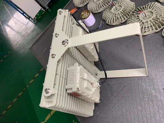 Özelleştirilebilir Voltaj Patlama Kanıtlı LED Floodlight OEM Sunucu AC90-380V
