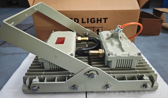 Petrol ve Gaz Sahası 1&2 için Patlamaya Dayanıklı LED Işık | 300W IP66 | Endüstriyel Aydınlatma Armatürü | Petrokimya Kullanımı için Tavana Montaj