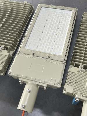 Sokak Lambası Boya Kabini Patlamaya Dayanıklı LED Armatür – Sınıf 1 Bölüm 1, 50W - 250W, Tehlikeli Konum Dereceli