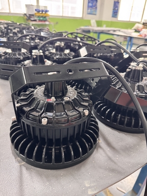 ATEX IECEx Sertifikalı 100W-240W Patlamaya Dayanıklı LED Yüksek Tavan Işığı IP66
