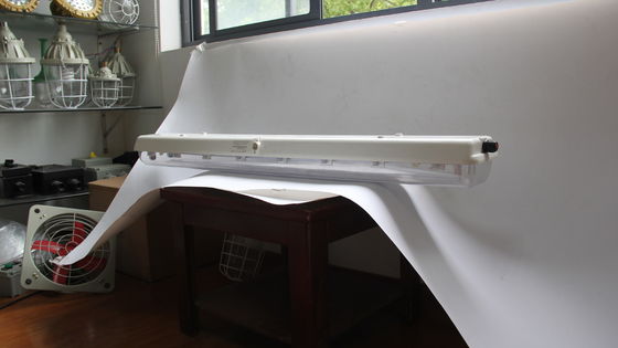 BYS Serisi Patlama Güvenli Doğrusal Işık Üçlü Sertifikasyonlu ¢ ATEX/IECEx/CNEX Onaylı Tehlikeli Bölge LED Lâmpusu, IP66 Derecesi, 5 Yıllık Garanti, Özelleştirilebilir Watt Gücü ve Boyutu