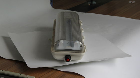 Tehlikeli Alanlar İçin Petrol ve Gaz Kimyasal Tesisler Madencilik Deniz Tesisleri Patlamaya Dayanıklı Doğrusal LED Işık Endüstriyel Sınıf IP66 Aydınlatma Enerji verimli tasarım azaltır Dayanıklı 0.6/1.2m ATEX/IECEx/CNEX