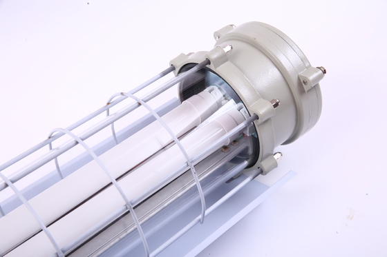 Islak Ortamlar için Bölge 21 ve 22 Korozyona Dayanıklı Ex Db Eb IIC T6 Gb, Ex Tb IIIC T80°C Db Dayanıklı ATEX Patlamaya dayanıklı LED Lineer Işık Fikstürü 100lm/w IP66