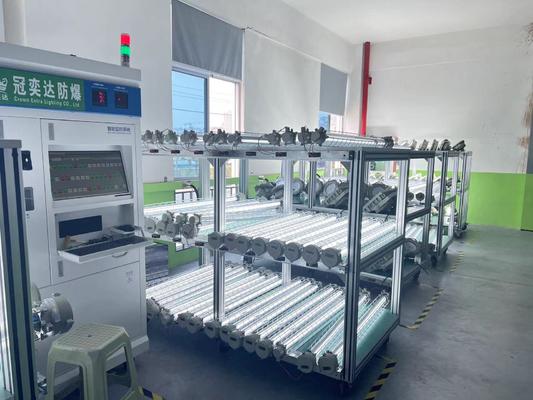 Dayanıklı ATEX Patlamaya dayanıklı LED doğrusal ışık armatürü 100lm/w IP66 Islak ortamlar için Bölge 21 ve 22 Korozyona dayanıklı