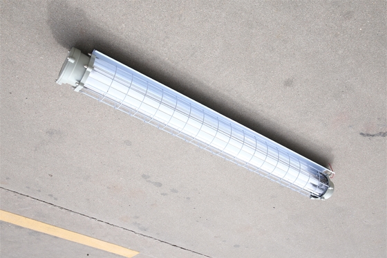 Lamba Işık Verimliliği 100lm/w Patlamaya Dayanıklı LED Yüksek Tavan Aydınlatmaları (İsteğe Bağlı Batarya Yedeklemeli)