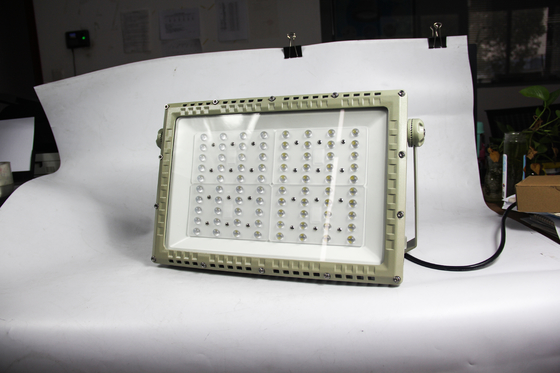 Patlama Dayanıklı LED Yol Işığı 250W. ATEX CNEX 1 Bölge 2 Tehlikeli Uygulamalar için Sertifikalı.