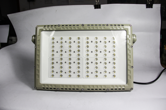 Patlama Dayanıklı LED Yol Işığı 250W. ATEX CNEX 1 Bölge 2 Tehlikeli Uygulamalar için Sertifikalı.
