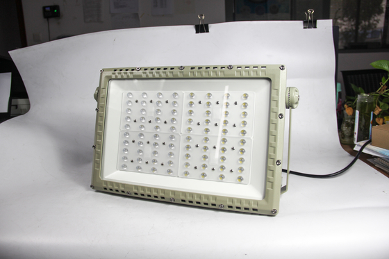 Patlama Dayanıklı LED Yol Işığı 250W. ATEX CNEX 1 Bölge 2 Tehlikeli Uygulamalar için Sertifikalı.