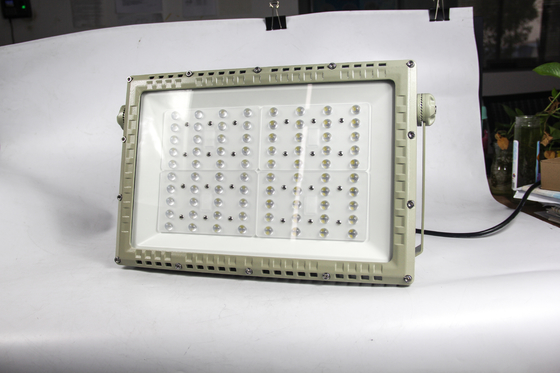 Patlama Dayanıklı LED Yol Işığı 250W. ATEX CNEX 1 Bölge 2 Tehlikeli Uygulamalar için Sertifikalı.