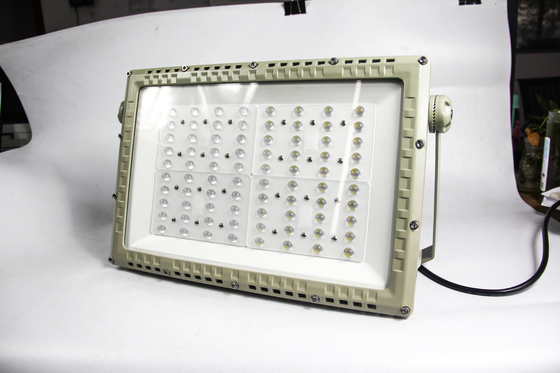 Patlama Dayanıklı LED Yol Işığı 250W. ATEX CNEX 1 Bölge 2 Tehlikeli Uygulamalar için Sertifikalı.