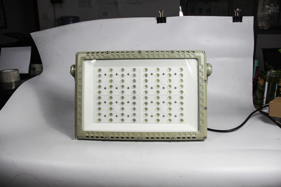 Patlama Dayanıklı LED Yol Işığı 250W. ATEX CNEX 1 Bölge 2 Tehlikeli Uygulamalar için Sertifikalı.