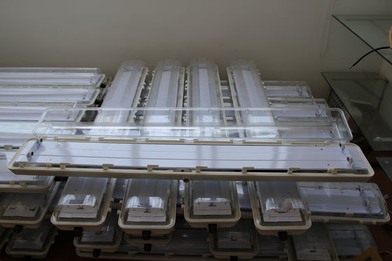 Yüksek verimlilik IP66 18W 36W Tek/Çifte Tüp LED Doğrusal Işık Su geçirmez Işıklar Bölge1 Bölge2 için Patlama Kanıtlı Lamba