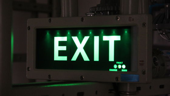 Su geçirmez Alüminyum Alaşımı IP66 Patlama Güvenli LED Acil Durum Uyarı Işığı CE ATEX 3W Patlama Güvenli LED Çıkış İşareti Işığı